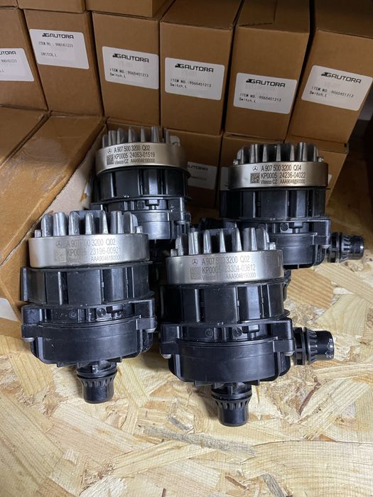 Помпа охолодження моторчик Mercedes Sprinter W907