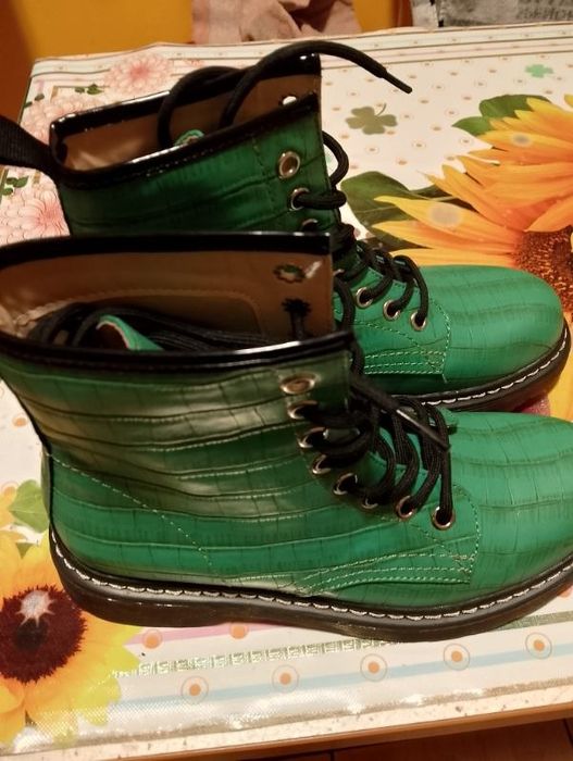 Nowe zielone kauczukowe buty