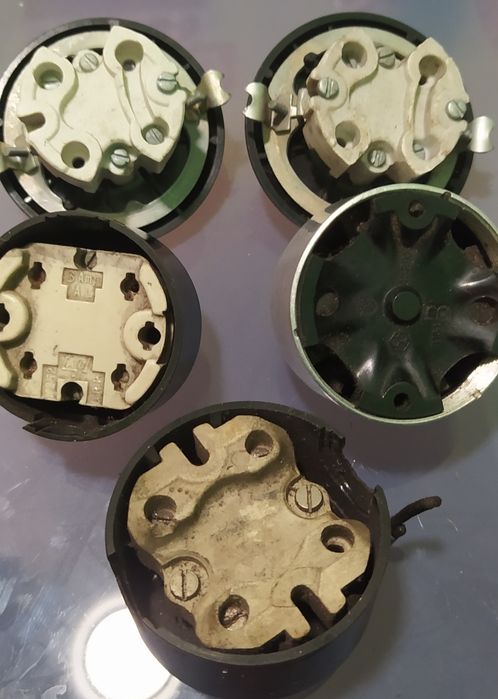 bakelitowy włącznik światła z mechanizmem sznurkowym,