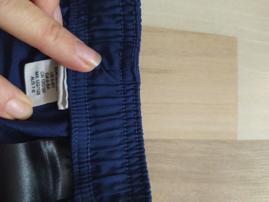 Spodenki krótkie granatowe  rozmiar 128 H&M