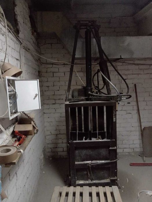 Станки для виготовлення паперових стаканів