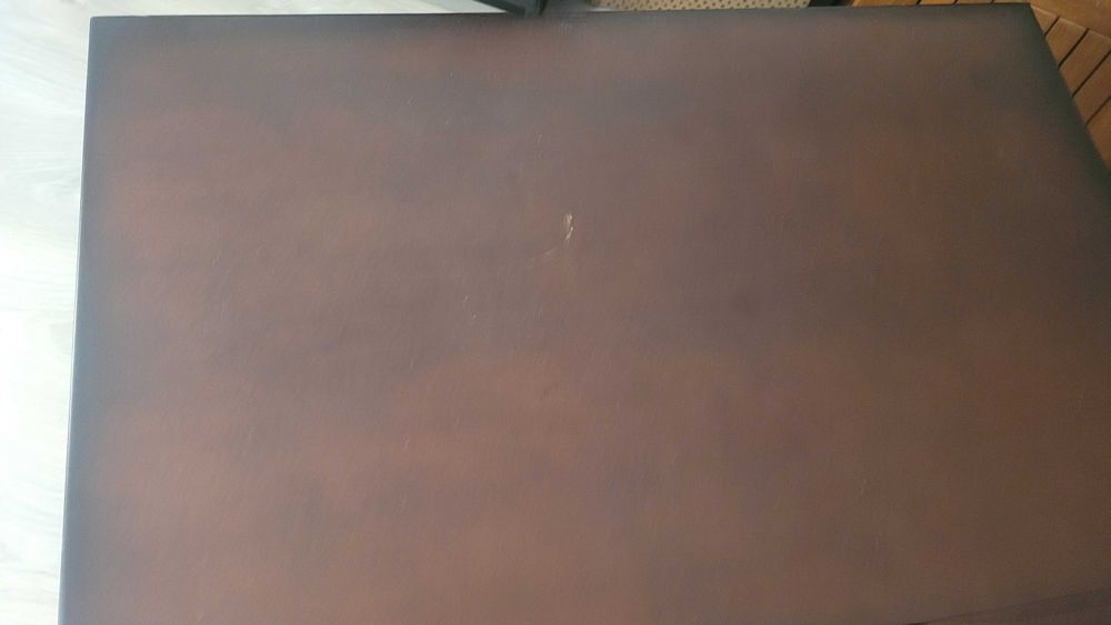 2 mesas de cabeceira em madeira maciça