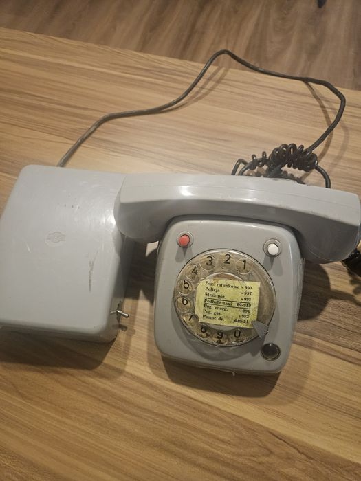 Telefon z czasów PRL