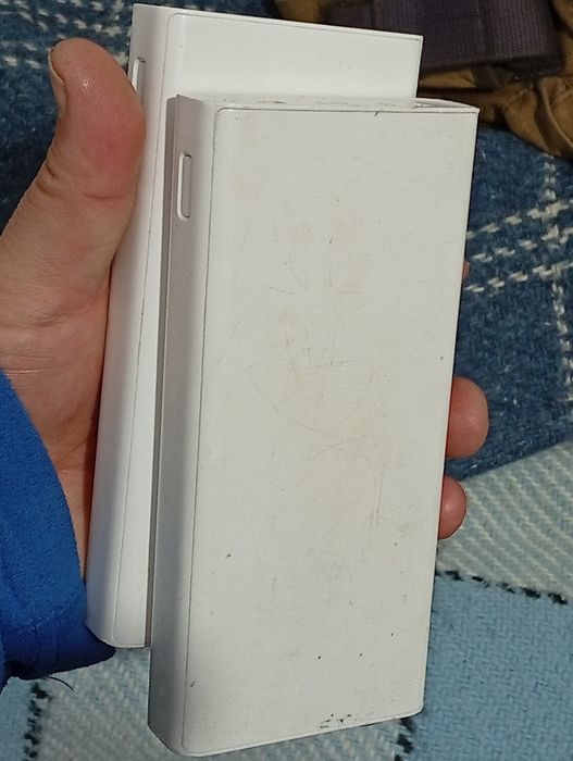 Duas Power Banks da MI de 20000mAh cada uma