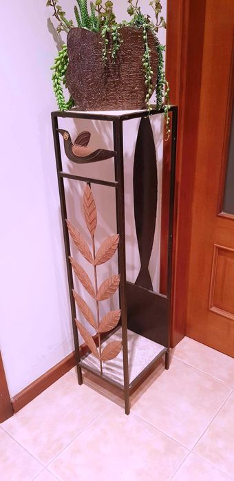 Conjunto de 3 Colunas em Metal decorativas - Design Étnica