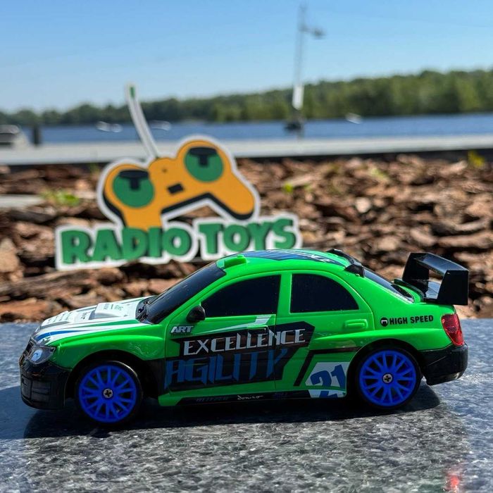 Машинка для дрифту на радиоуправлении Subaru Impreza. Дрифт машинка