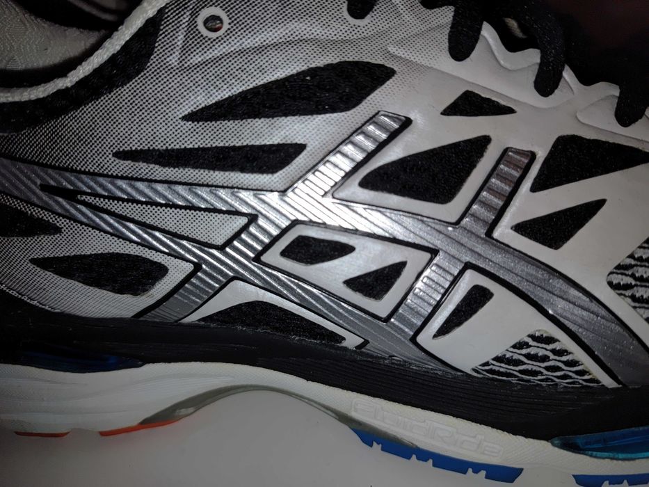 Asics 44 gel buty