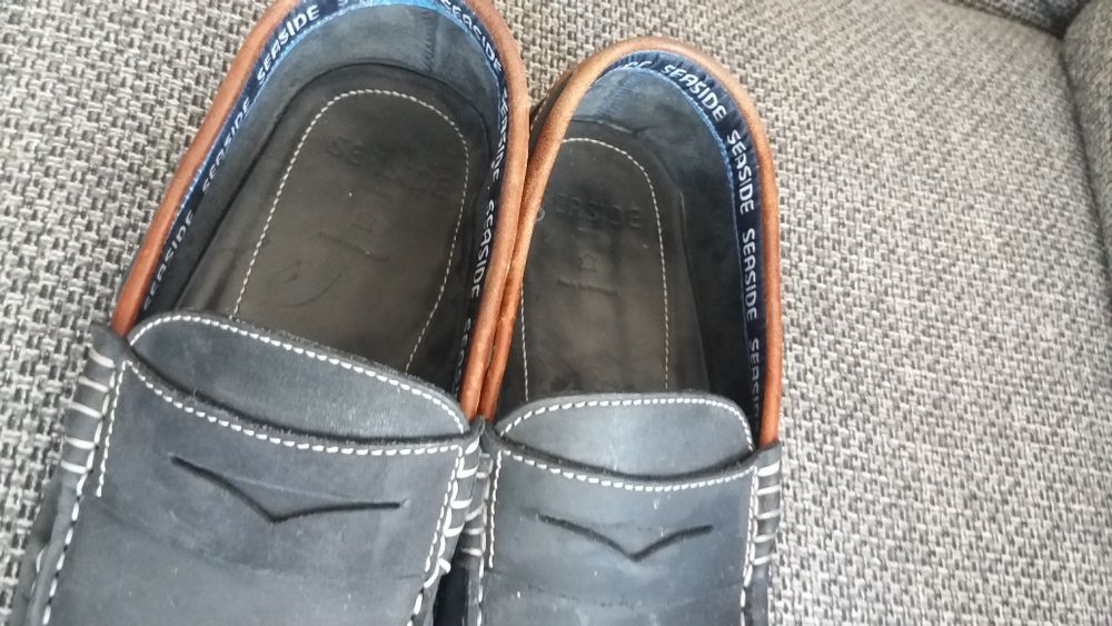 Sapatos de homem n. 42