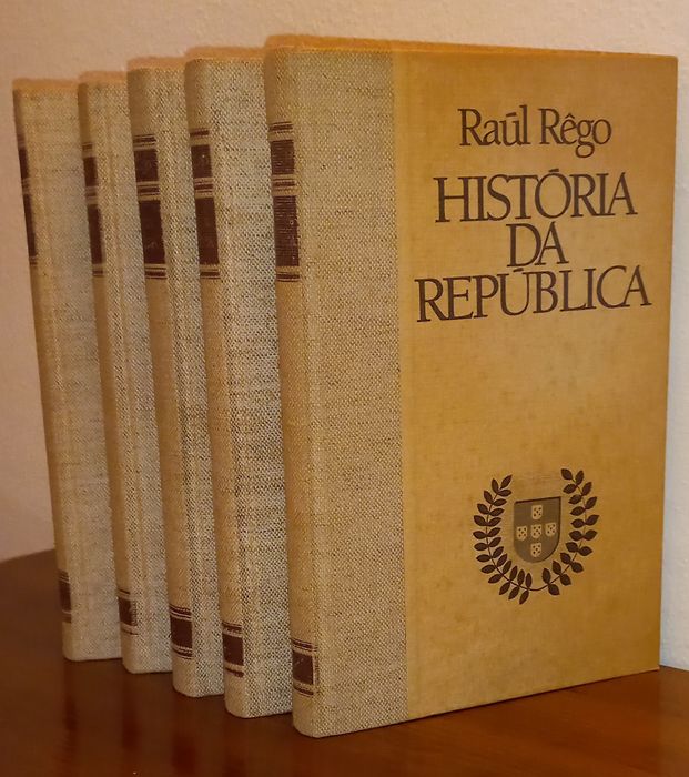 Coleção de 5 livros "História da República" de Raul Rego