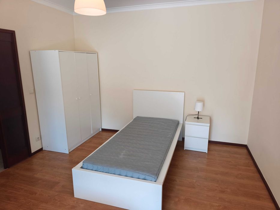Quarto para 2 pessoas ou Casal - Ermesinde (ler)