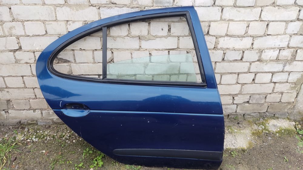 Дверь, двери Рено Меган 1