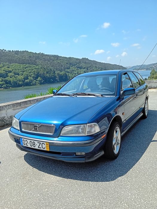Volvo V40 a gasolina de 1996