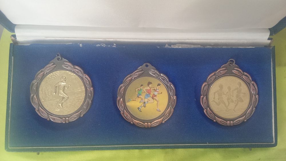 3 Medalhas de Atletismo no Estojo.. 3 Fotos