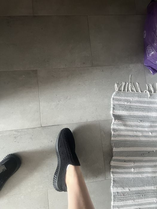 Adidasy z cekinami Nowe 27 cm