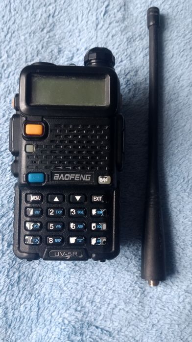 Продам две рации.