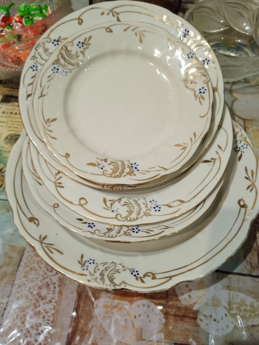 Продам посуд " Незабудка"