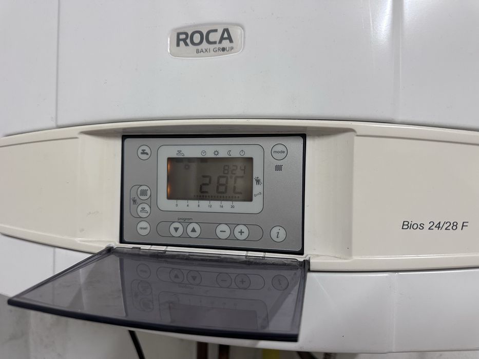 Sistema AQS Solar + Caldeira Condensação ROCA Bios 24/28F + Depósito 300L