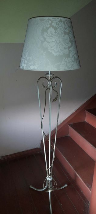 Lampa stojąca jupiter sofia