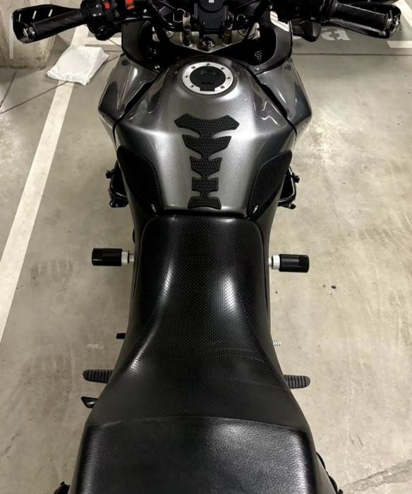 Наклейки на бак для мотоциклов Suzuki V-Strom 650 / 1000.
