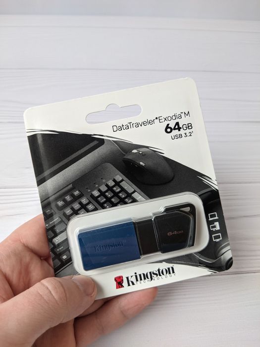 Флешка Kingston 64 гб НОВА