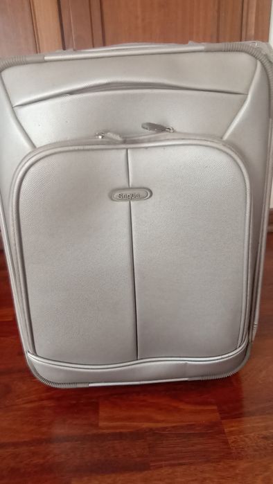 Conjunto de mala trolley e saco de viagem Segue