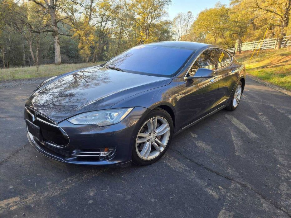 Tesla Model S 60      2014