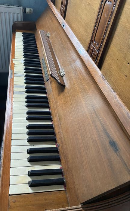 Pianino M.Janowsky Hollieferant