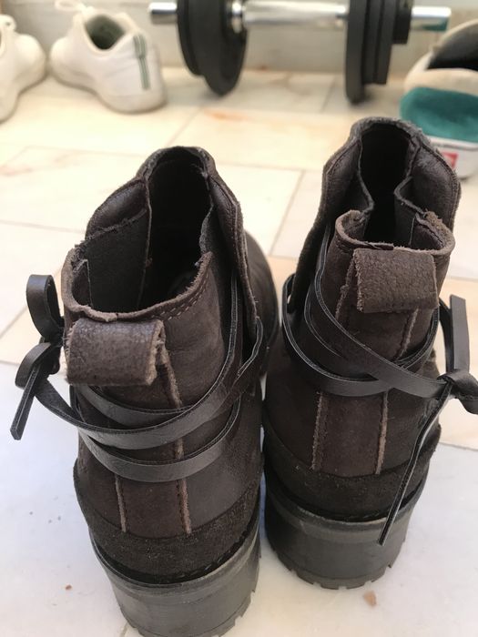 Botas em pele nobuck