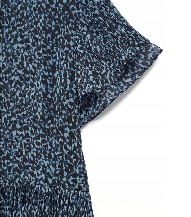 Mango lejąca sukienka z kolekcji Teen zwierzęcy deseń