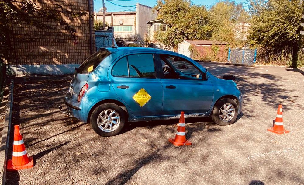 Практика на автоматі, навіть якщшо маєшь права. Автошкола