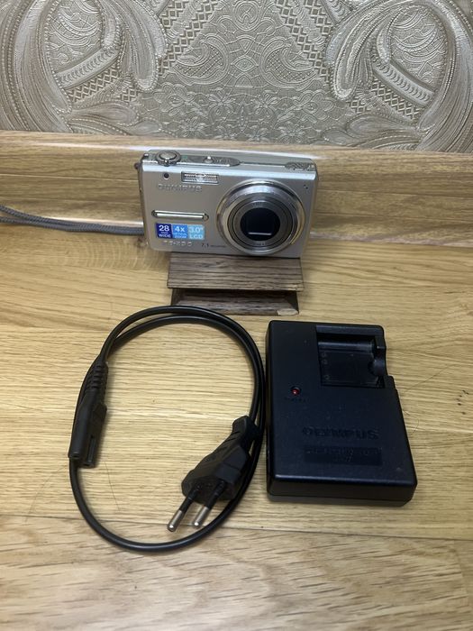 Цифровий фотоапарат Olympus FE-290 Silver