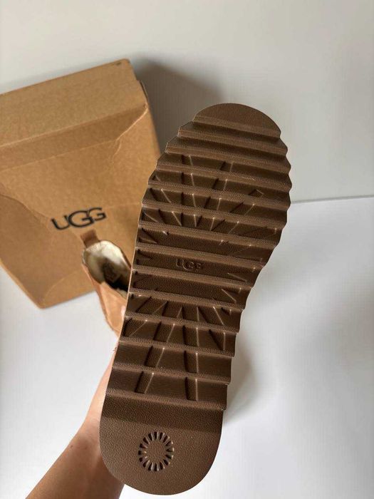 Зимове взуття уггі UGG