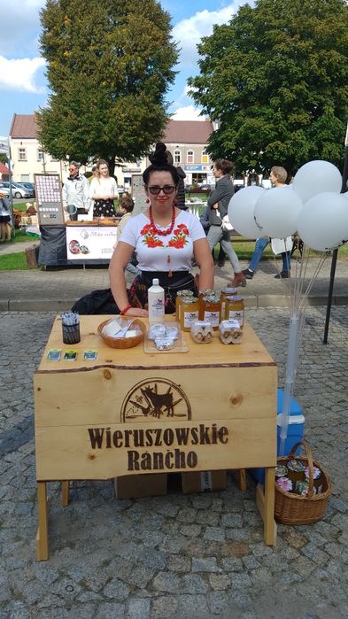 Kozie Mleko stado kolczykowanie