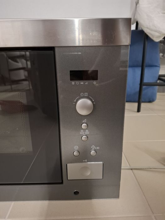 Microondas Electrolux EM817206X para peças