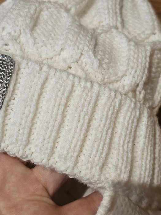 Шапка на зав'язках з помпоном для малюків 42-44 см