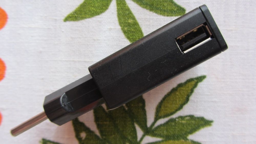 Сетевой адаптер Sony 850 mAh