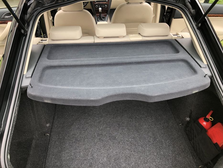 Шторка багажника ролет полка Шкода Октавія А7 А5