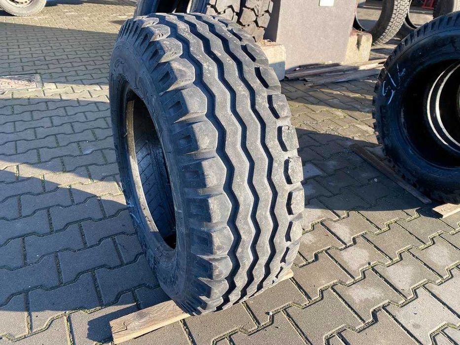 Opona do maszyn rolniczych 10.5/80-18 BKT IMPLEMENT AW-702 / 90%