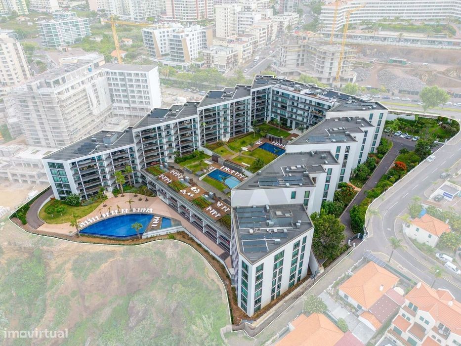 Apartamento T2 Edifício Madeira Palace Residences - Localizado Na Estr