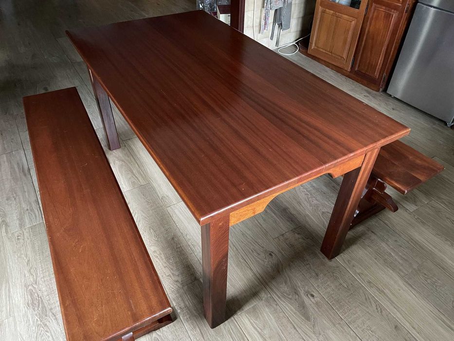 Mesa de jantar em madeira maciça64575348296450123