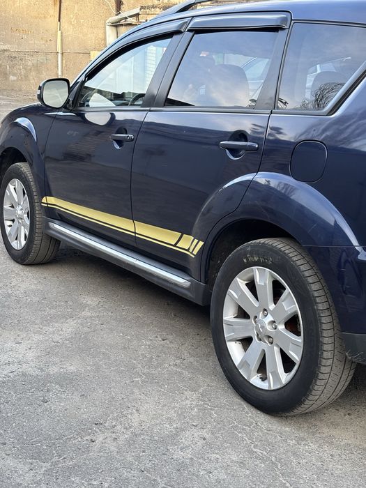 Продам Mitsubishi Outlander XL