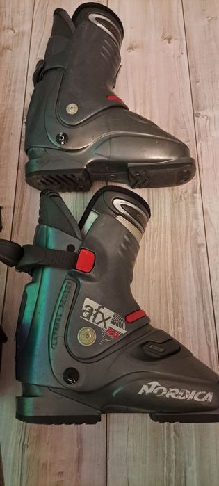 NORDICA buty narciarskie, DYNASTAR narty dziecięce 130 i kijki