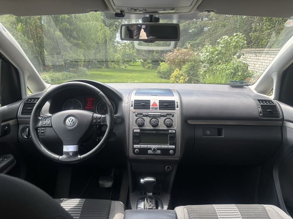 Volksvagen Touran 2.0 TDI DSG automat