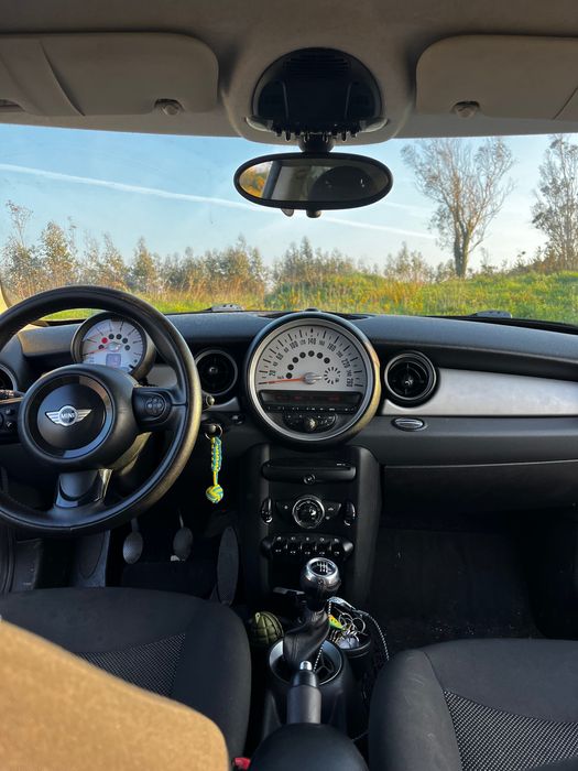 MINI Cooper d 2012