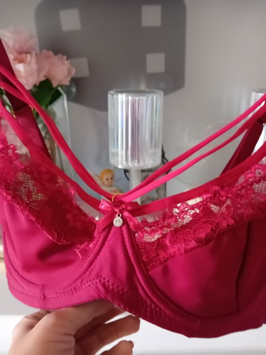 Piękny biustonosz damski 80D