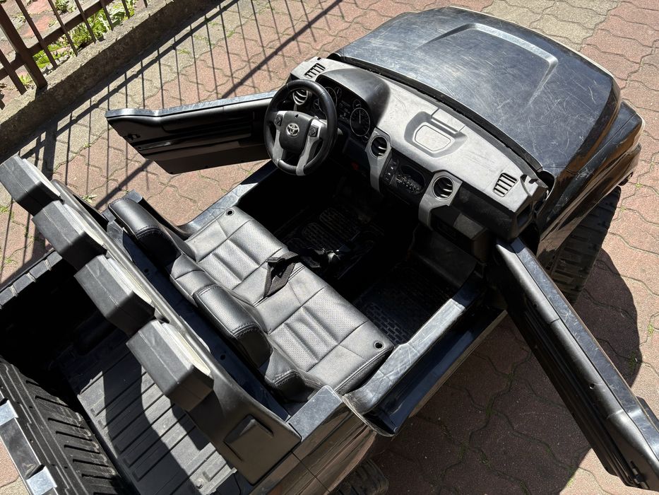 Toyota Tundra XXL dla 2 dzieci sterowana