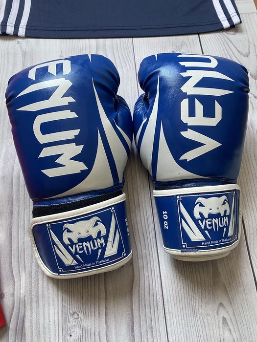 Боксерська амуніція Adidas, Venum