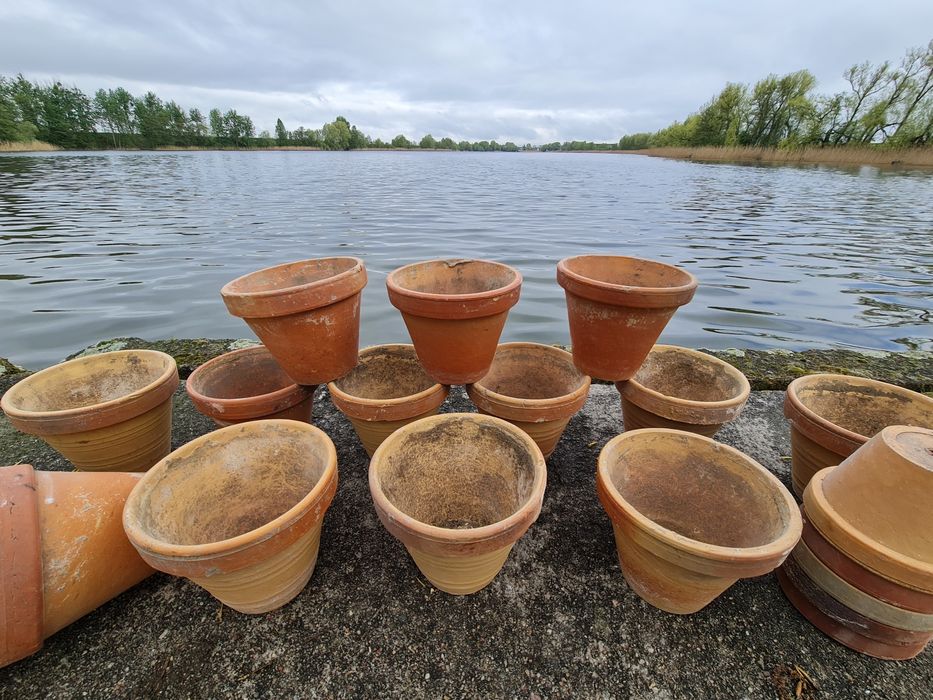 Doniczki gliniane 10 sztuk jako całość wzmacniane