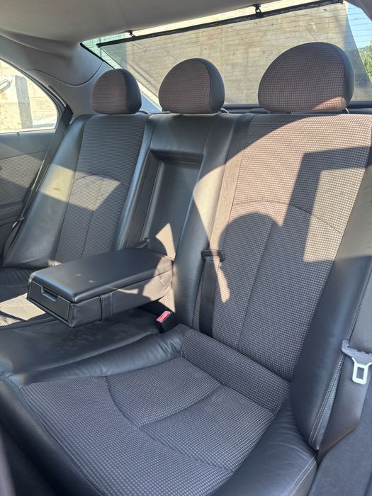 Mercedes-Benz Classe E 270 — fotografia 8
