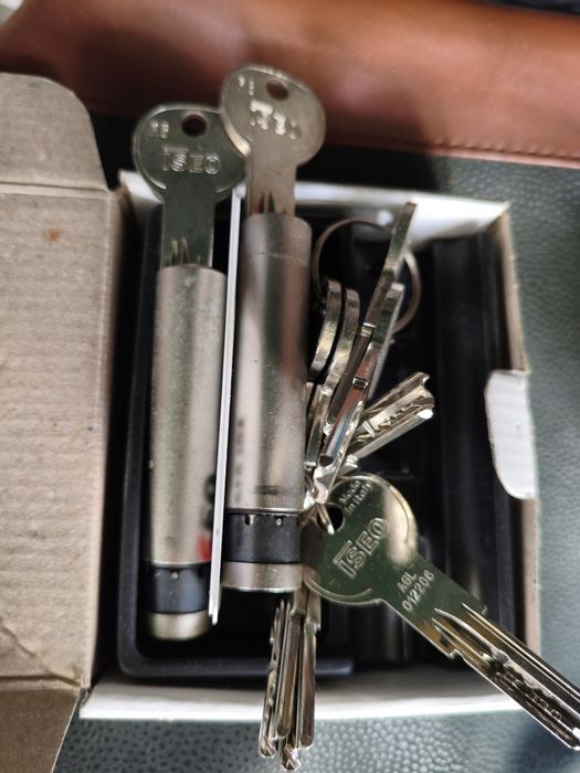 Fechadura para portas de segurança